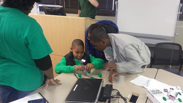 <span style="font-size:10px">&nbsp;Middle school students build solar cars as part of the Youth Champions Program&nbsp;</span>